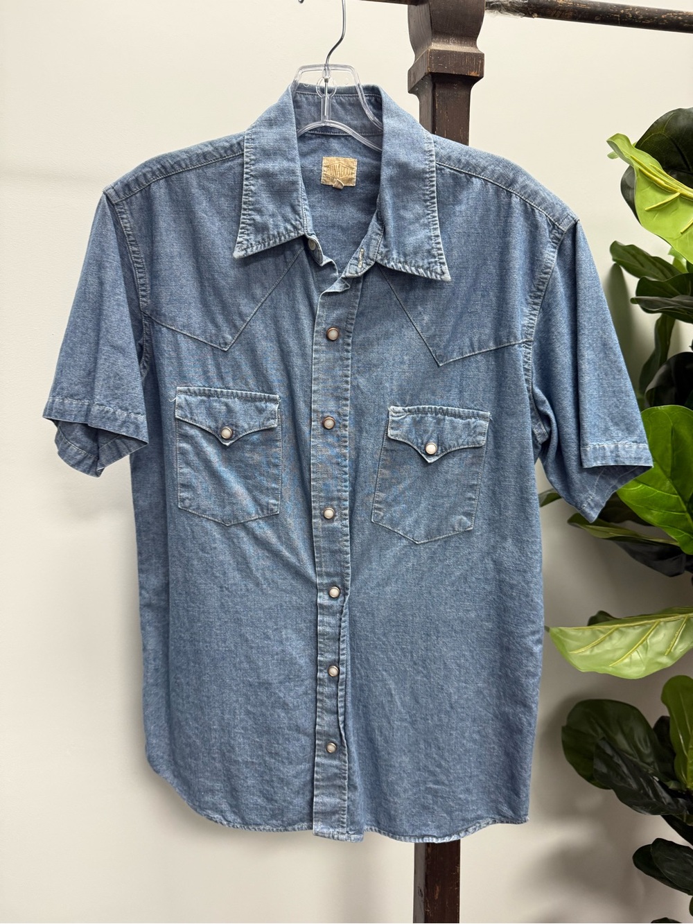 Runabout Short Sleeve Western Chambray Shirt with pearl snaps